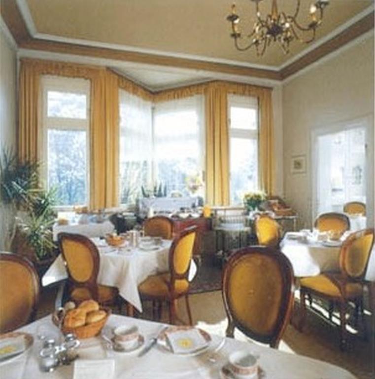 Hotel Tanneck Baden-Baden Buitenkant foto